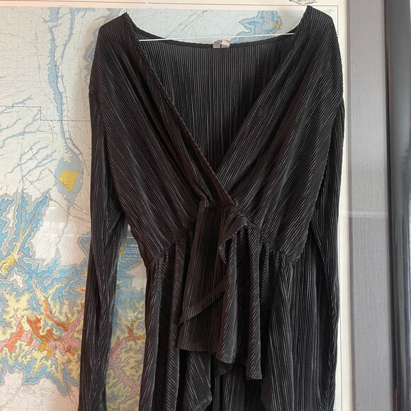 asymmetrical long sleeve wrap detail top - Picture 5 of 8